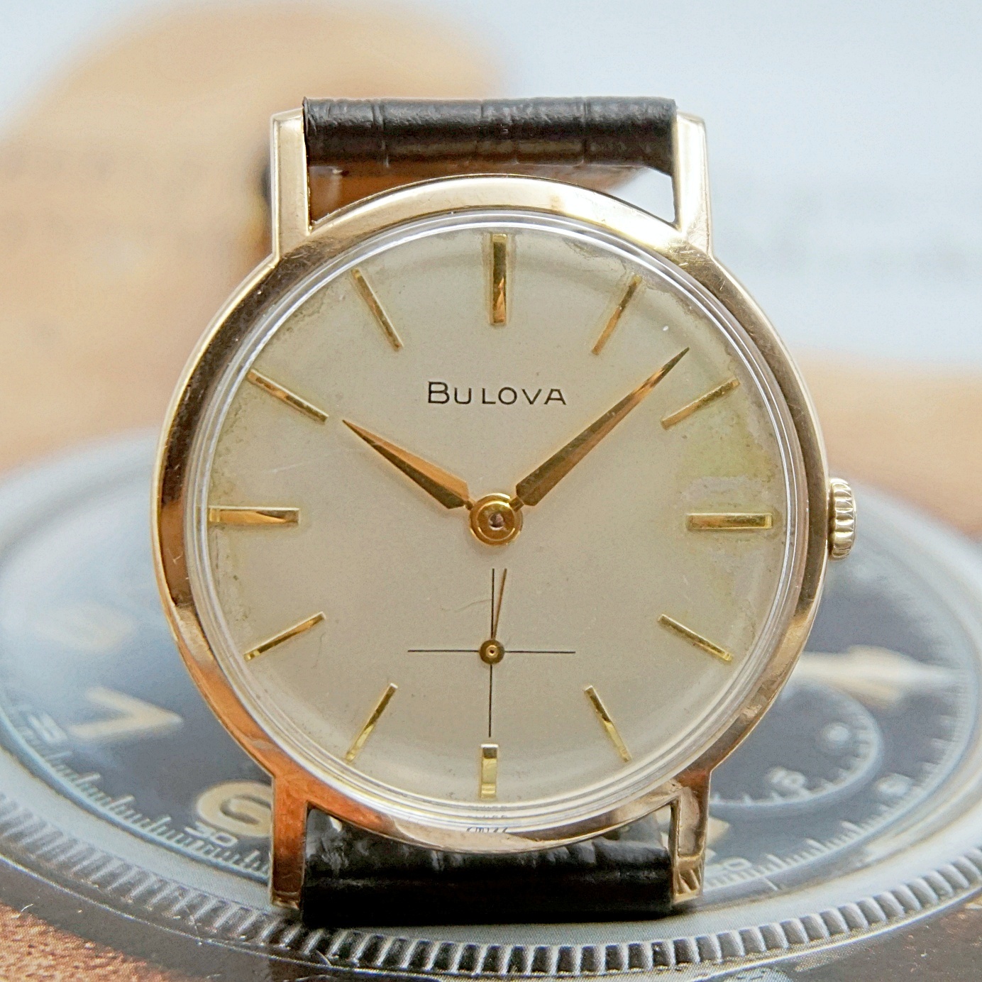 นาฬิกาเก่า BULOVA ไขลานสองเข็มครึ่ง