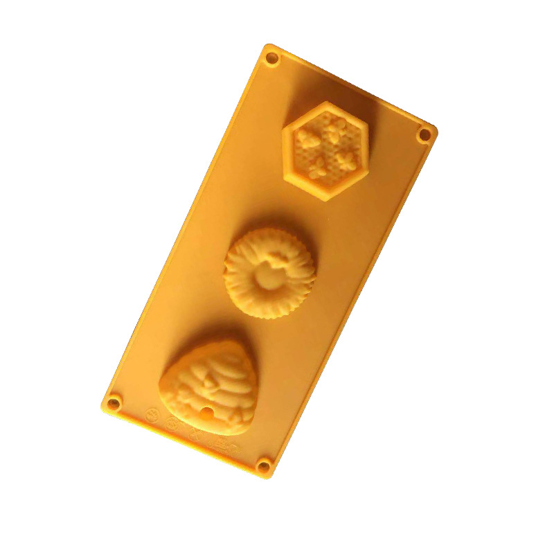 โมล(Mold) แม่พิมพ์ซิลิโคน ทำวุ้น ขนม สบู่ งานdiy รูปรังผึ้ง 3 ช่อง ( 40 G.)