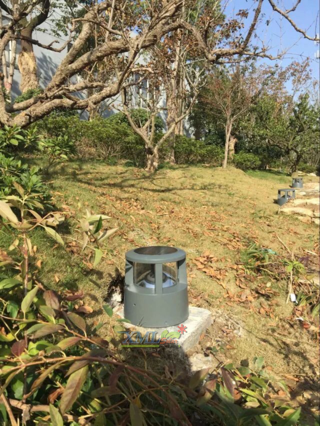 โคมไฟสนามโซล่าเซลล์ ทรง Modern (24 cm.)