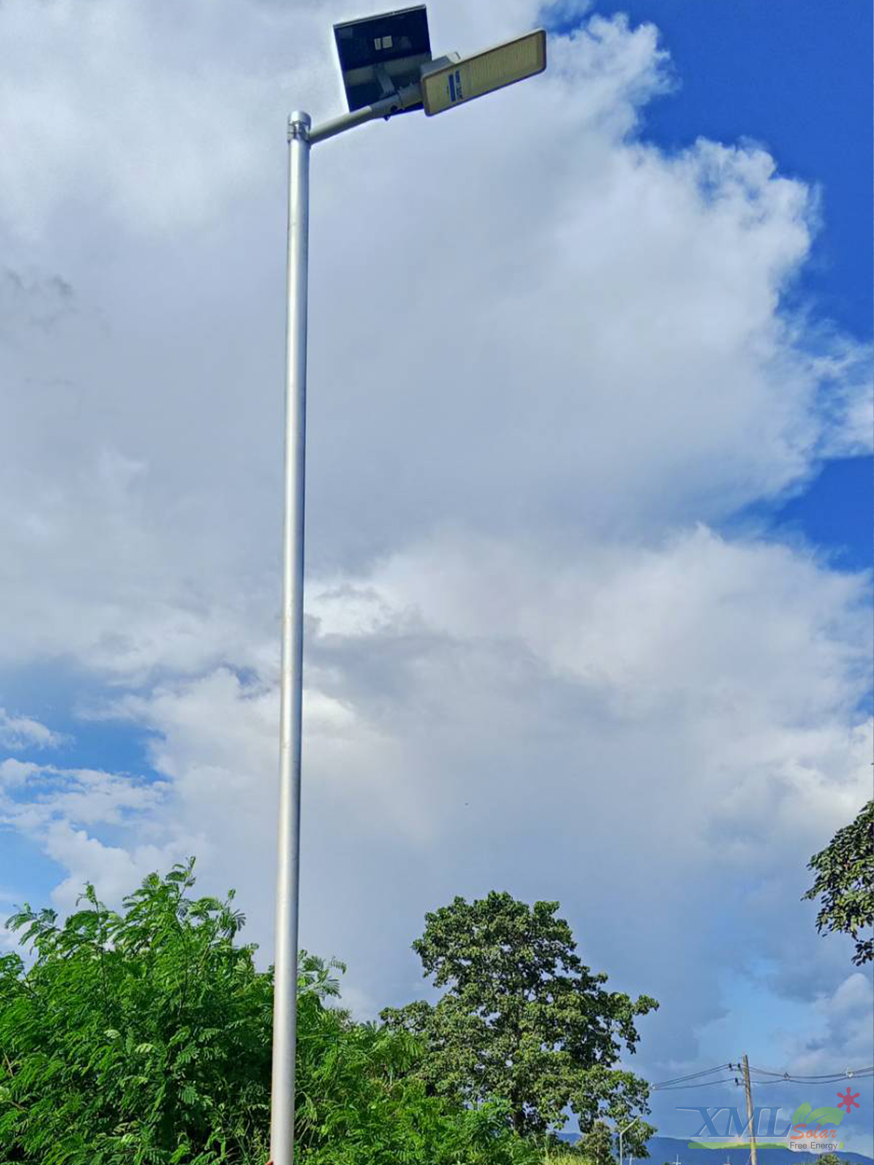 โคมไฟถนนโซล่าเซลล์ 600W รุ่น MD-SLT30-600W (แสง : ขาว)