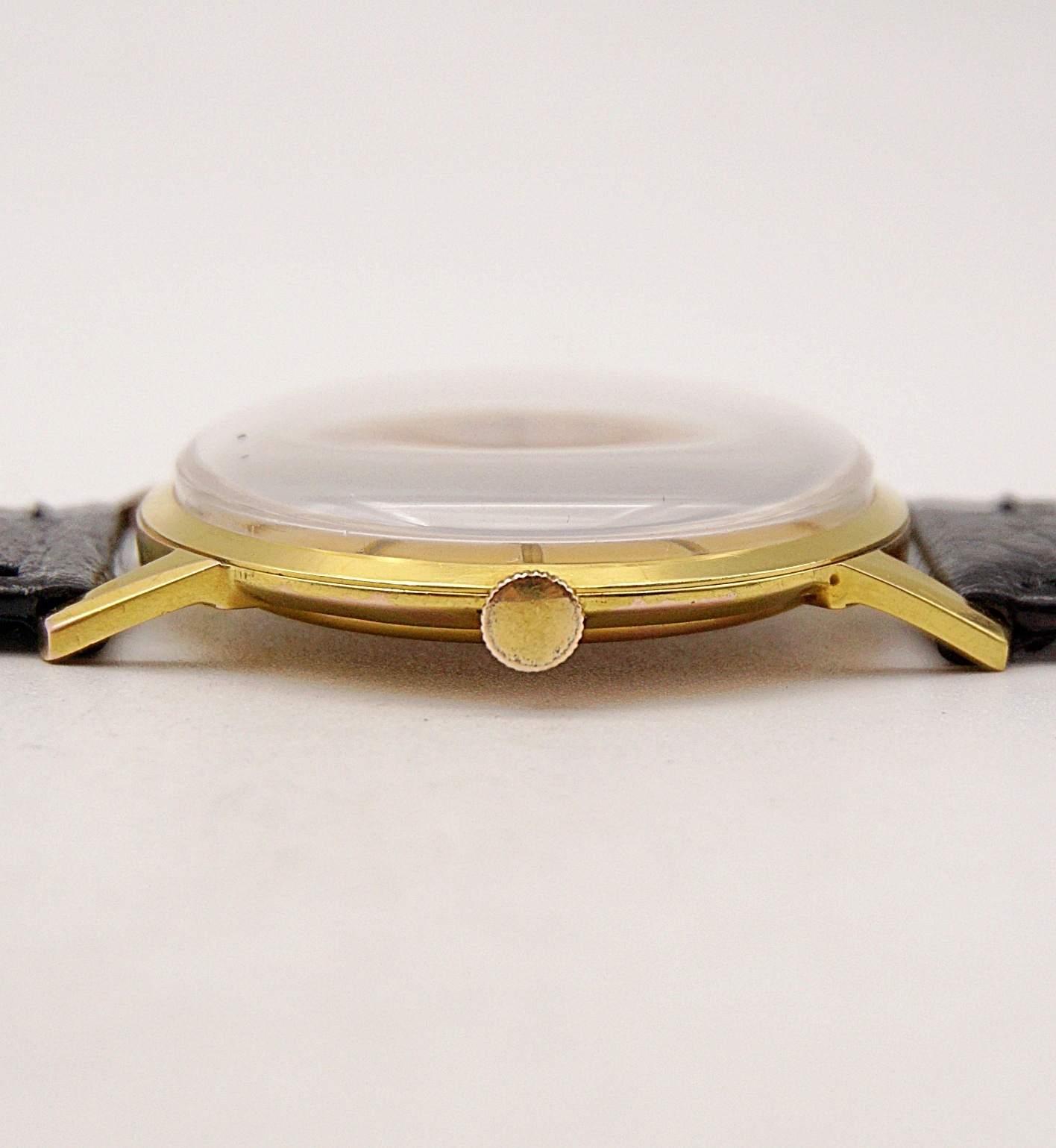 นาฬิกาเก่า HILTON ไขลานสองเข็มครึ่ง