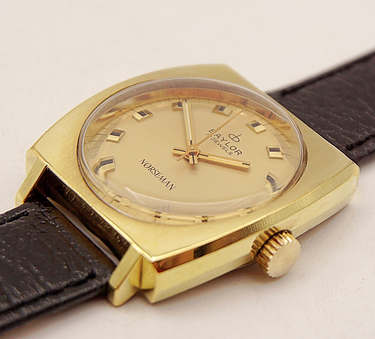 นาฬิกาเก่า BAYLOR ไขลาน