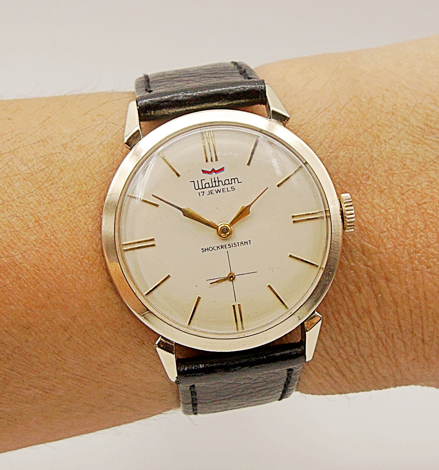 นาฬิกาเก่า WALTHAM ไขลานสองเข็มครึ่ง