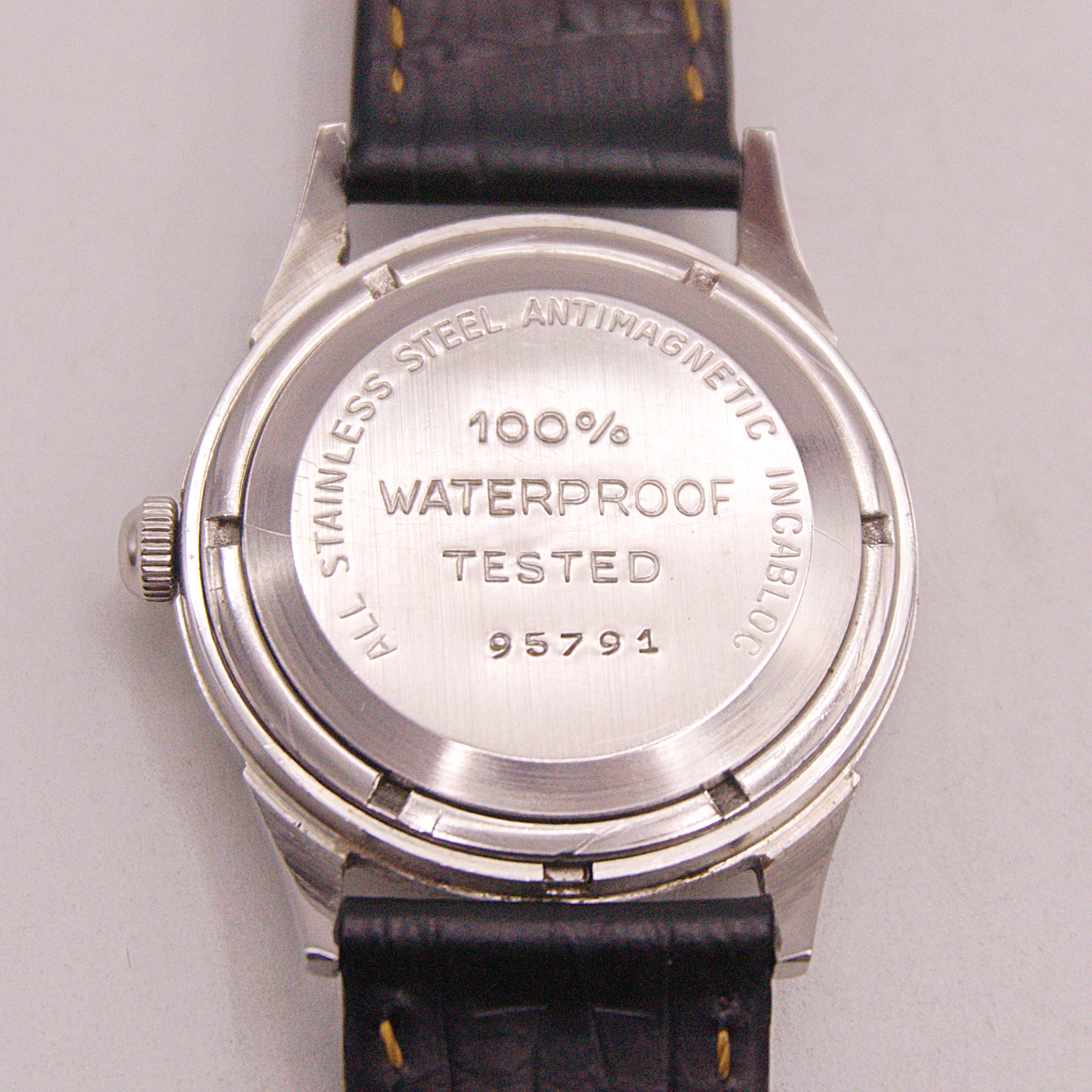 นาฬิกาเก่า LUCERNE ไขลาน