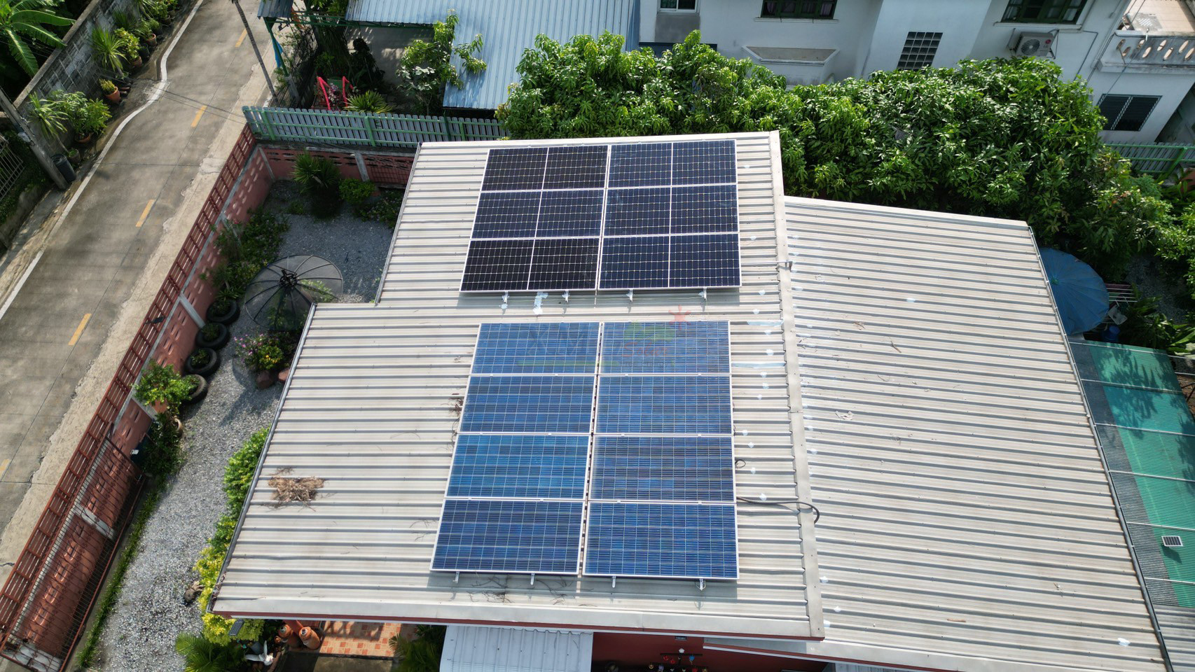 แผงโซล่าเซลล์ Half-Cell LONGI 555W