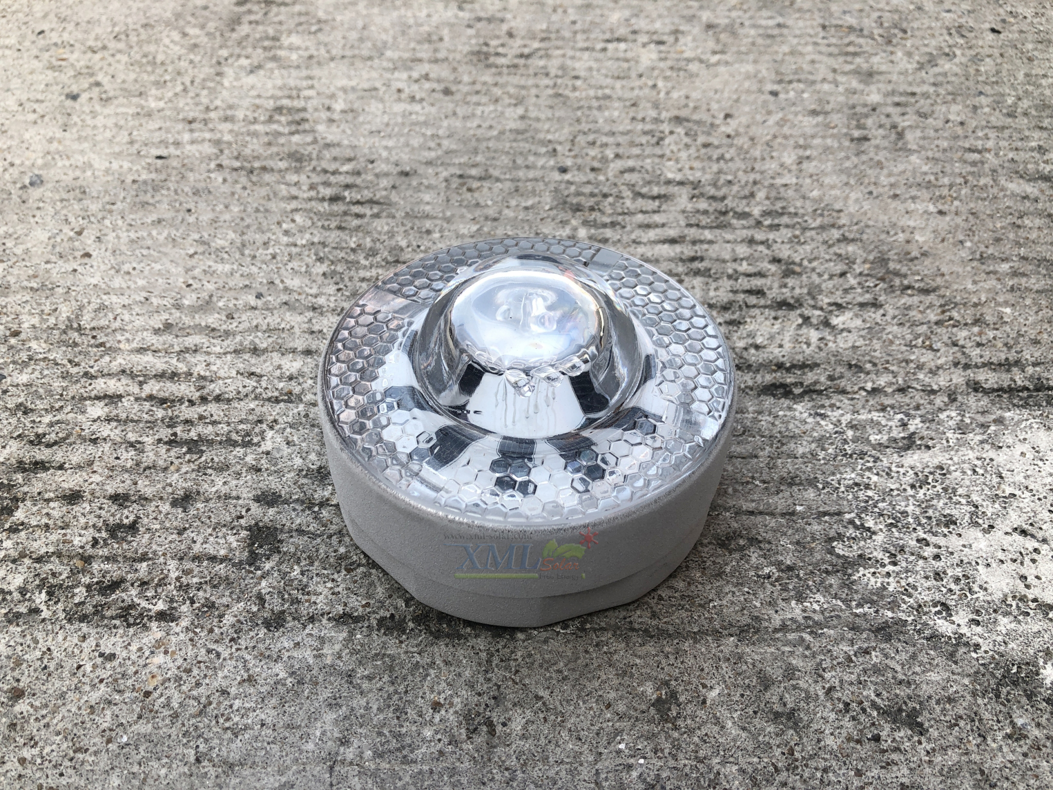 ไฟฝังพื้นโซล่าเซลล์ 6 LED รุ่นลูกแก้ว