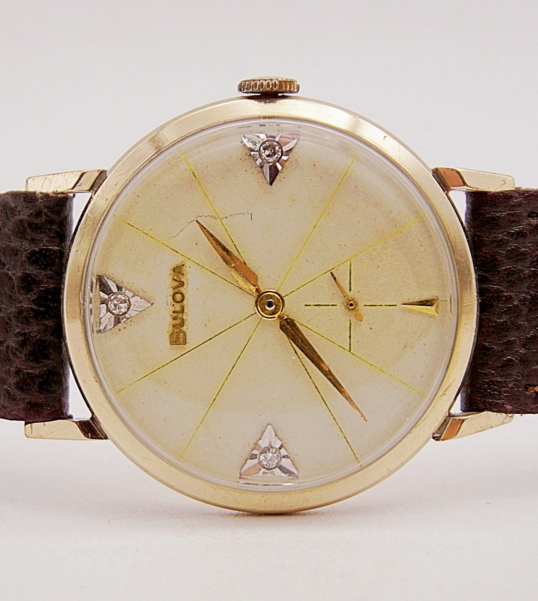 นาฬิกาเก่า BULOVA ไขลานสองเข็มครึ่ง