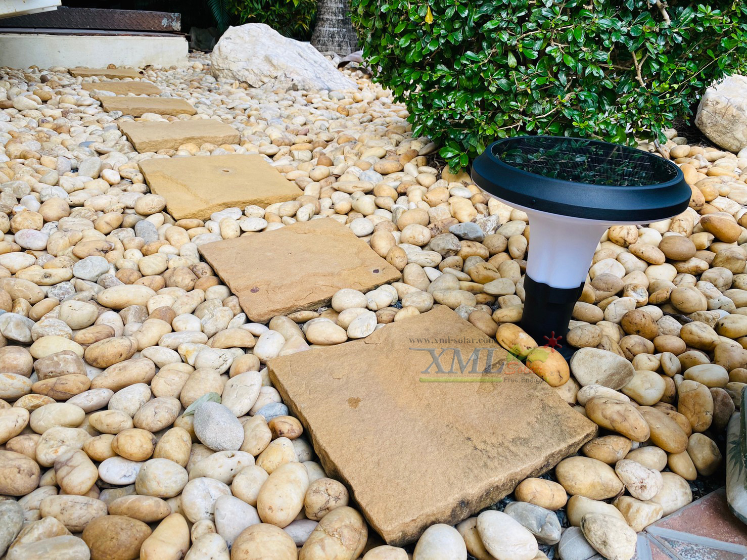 ไฟหัวเสาโซล่าเซลล์ ทรง Plaza 12 Super SMD LED (เเสง : ขาว)