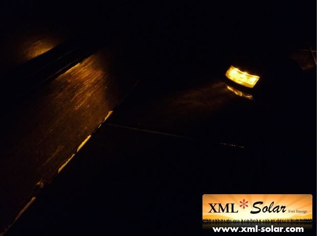 ไฟหมุดถนนโซล่าเซลล์ 6 LED รุ่น Robot (เเสง : เหลืองกระพริบ)