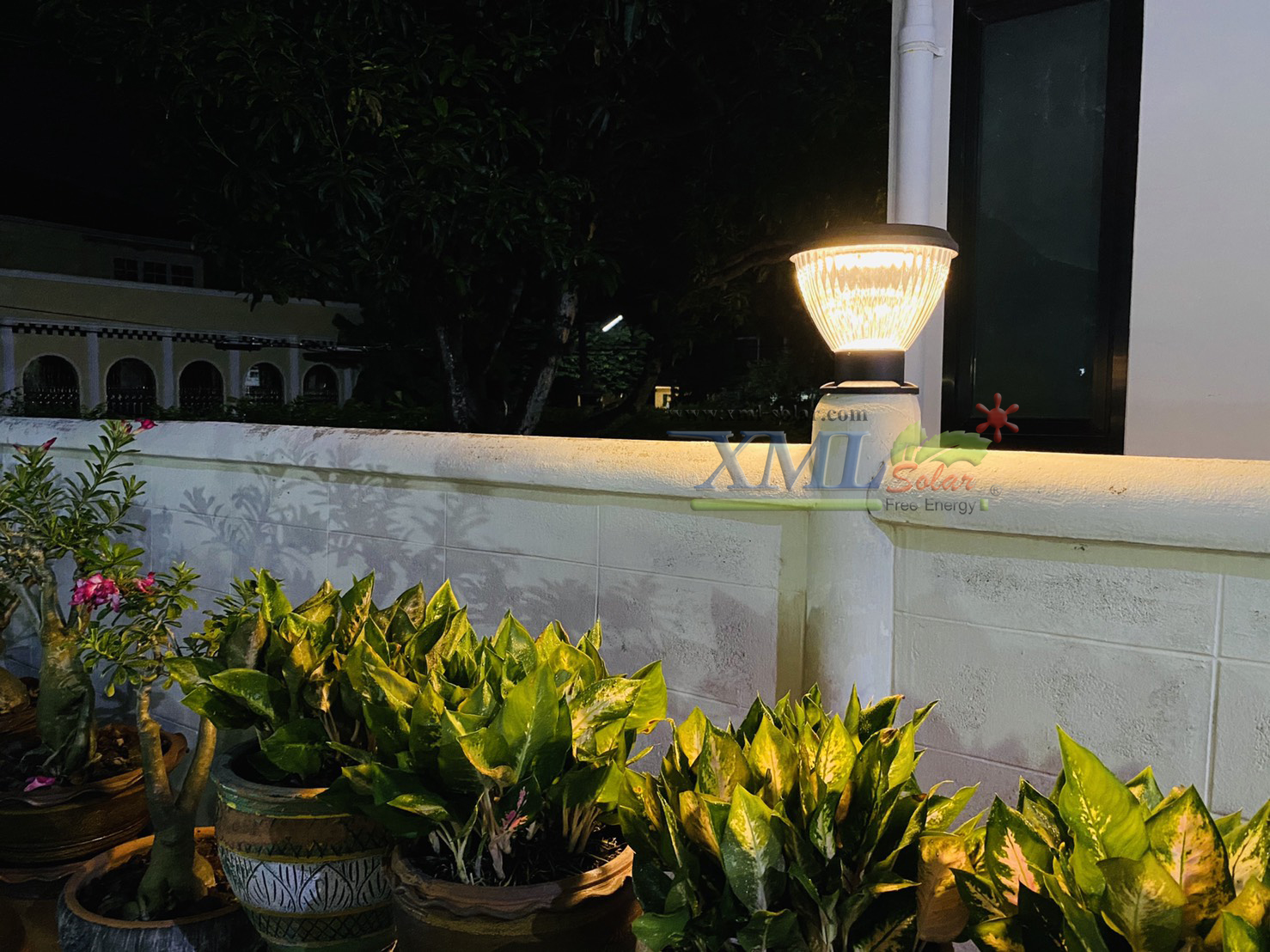 ไฟหัวเสาโซล่าเซลล์ ทรงถ้วย Cupcake 30 SMD LED (เเสง : เหลืองวอมไวท์)