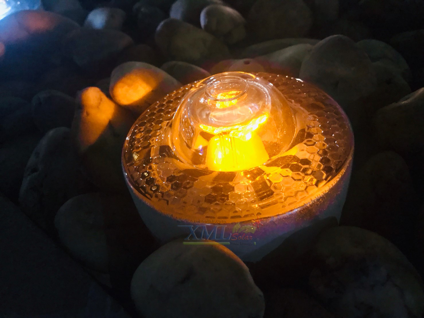 ไฟฝังพื้นโซล่าเซลล์ 6 LED รุ่นลูกแก้ว