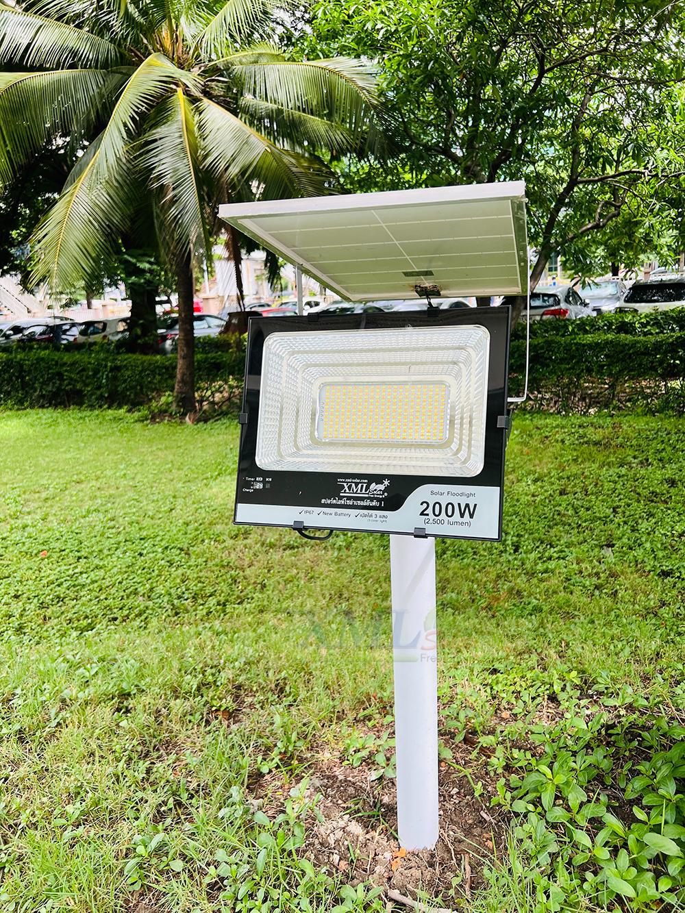 ไฟสปอตไลท์โซล่าเซลล์ 200 Watt กล่องสีน้ำตาล (เปิดได้ 3 แสง)