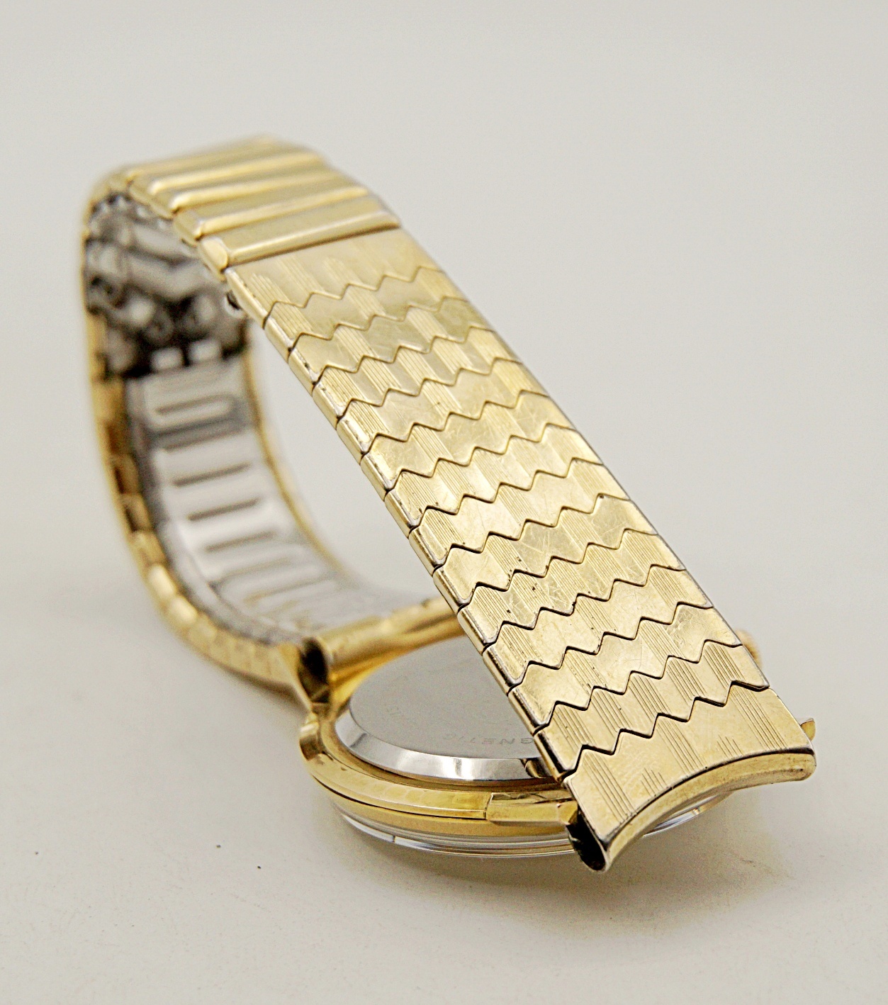 นาฬิกาเก่า ONSA ไขลานสองเข็มครึ่ง