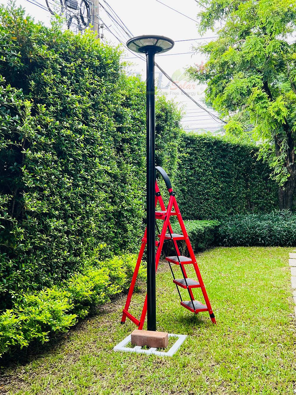 โคมไฟโซล่าเซลล์ (UFO) 300W รุ่น SLT39 แบรนด์ MODI x XML