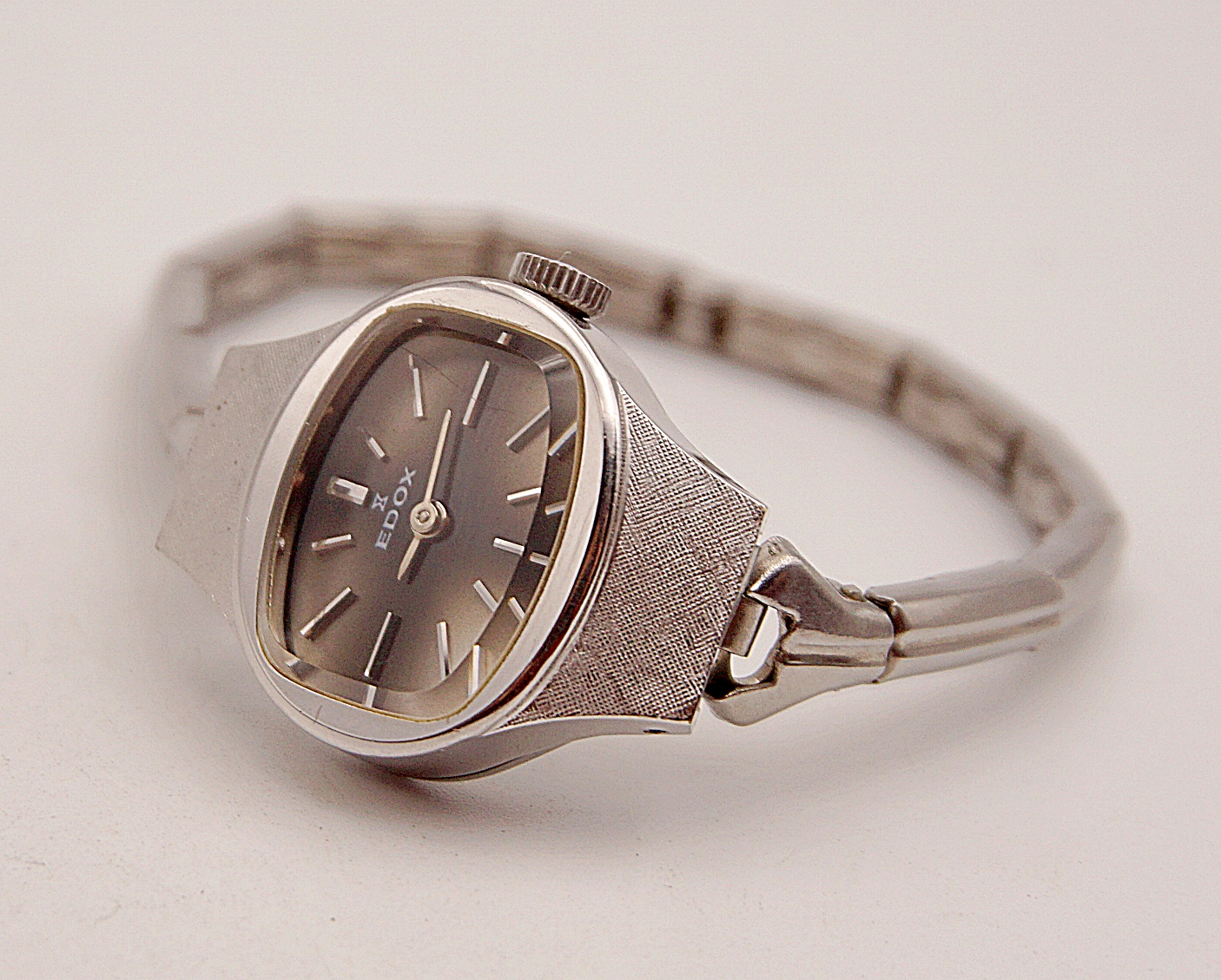 นาฬิกาเก่า EDOX ไขลาน (นาฬิกาผู้หญิง)