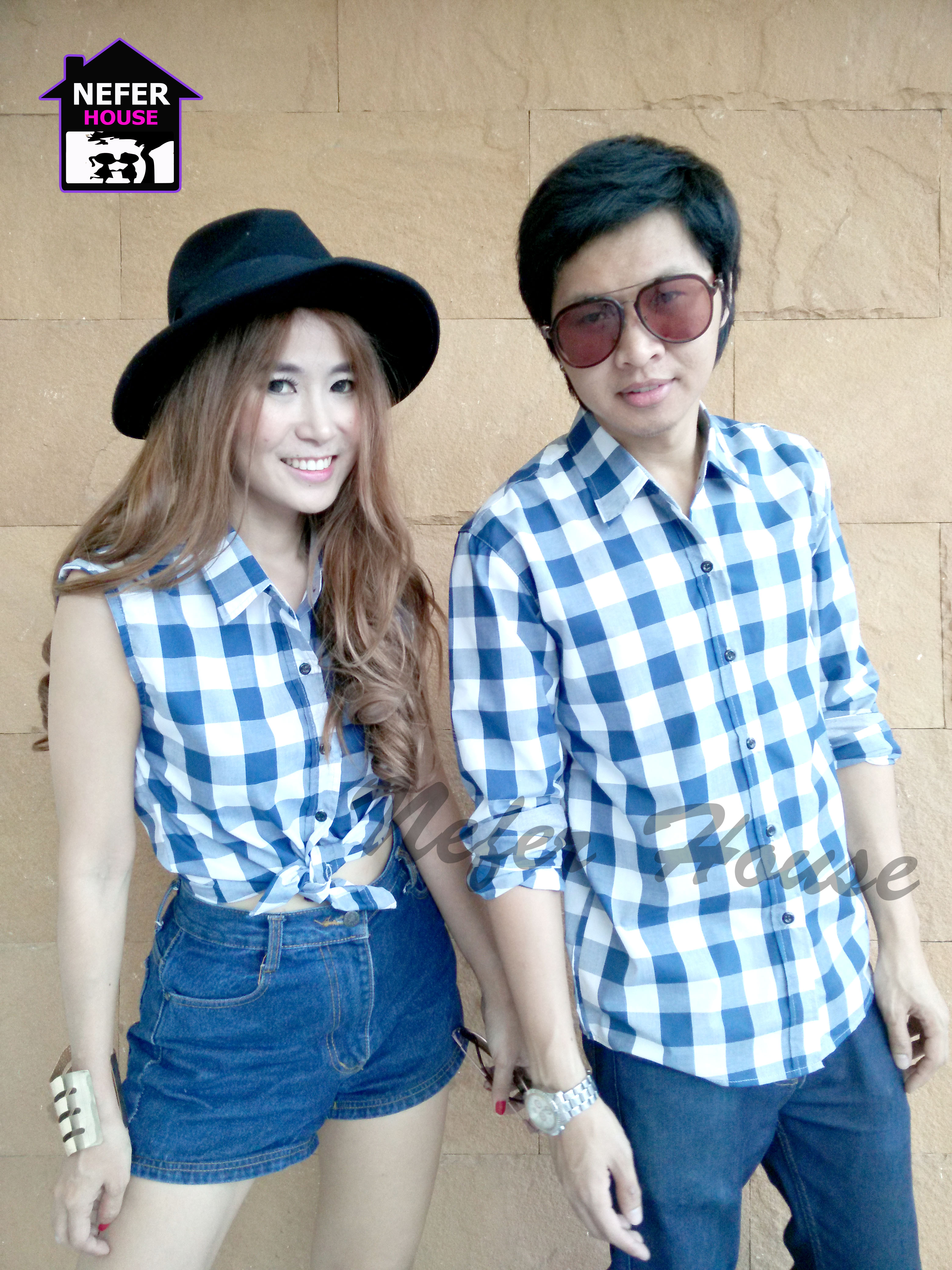 ชุดคู่รัก เสื้อคู่รักเป็นเสื้อเชิ๊ตแขนยาวเท่ห์ๆ มาพร้อมกับเสื้อเชิ๊ตแขนกุด