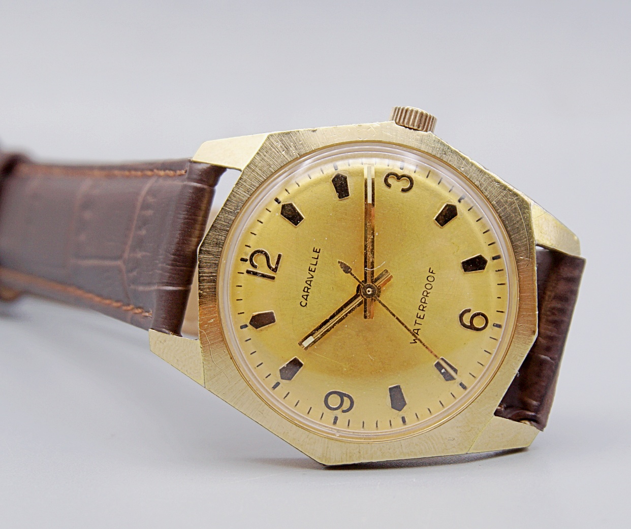 นาฬิกาเก่า CARAVELLE ไขลาน