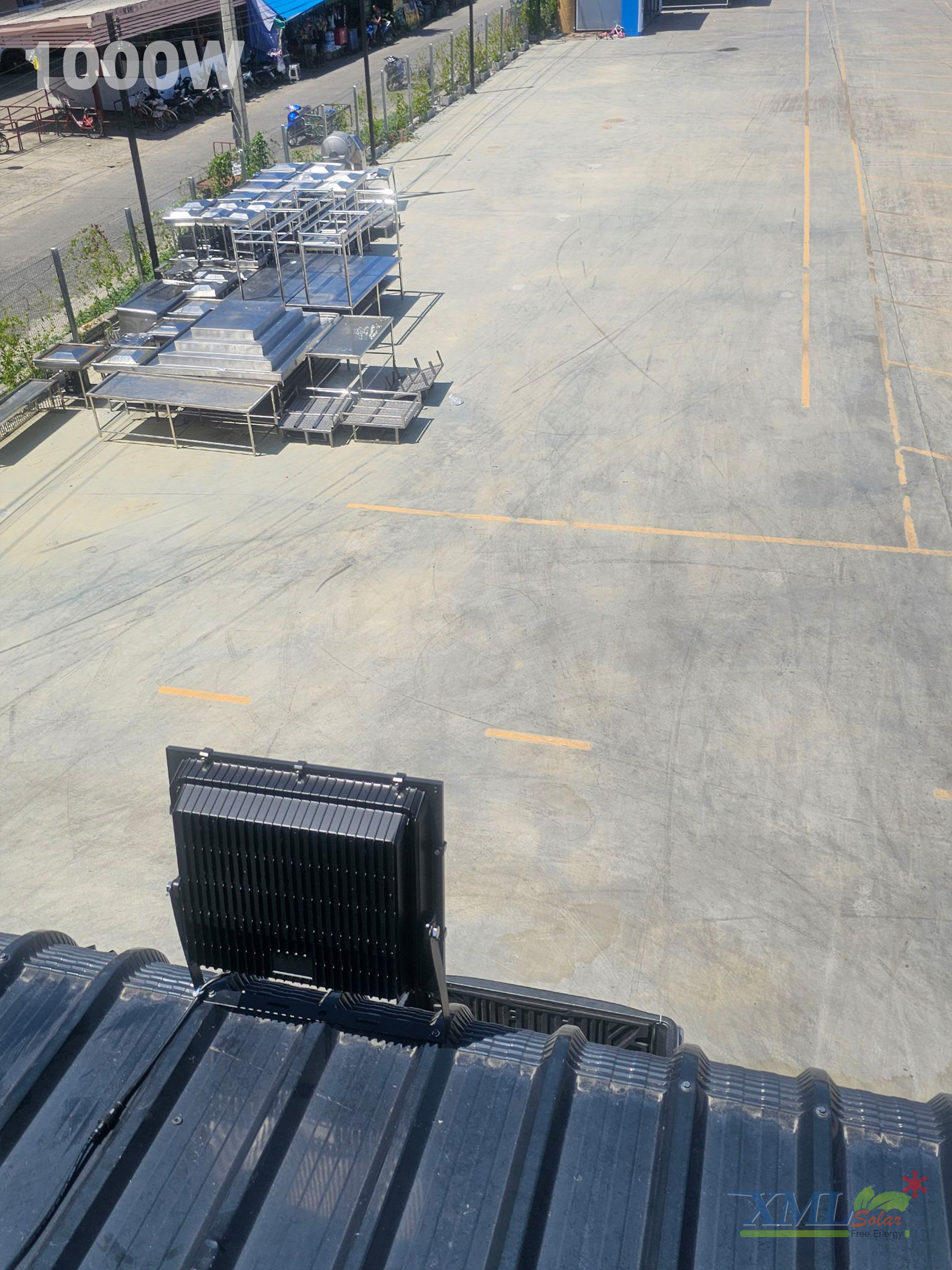 ไฟสปอตไลท์โซล่าเซลล์ 1000 Watt กล่องสีน้ำตาล (เปิดได้ 3 แสง)