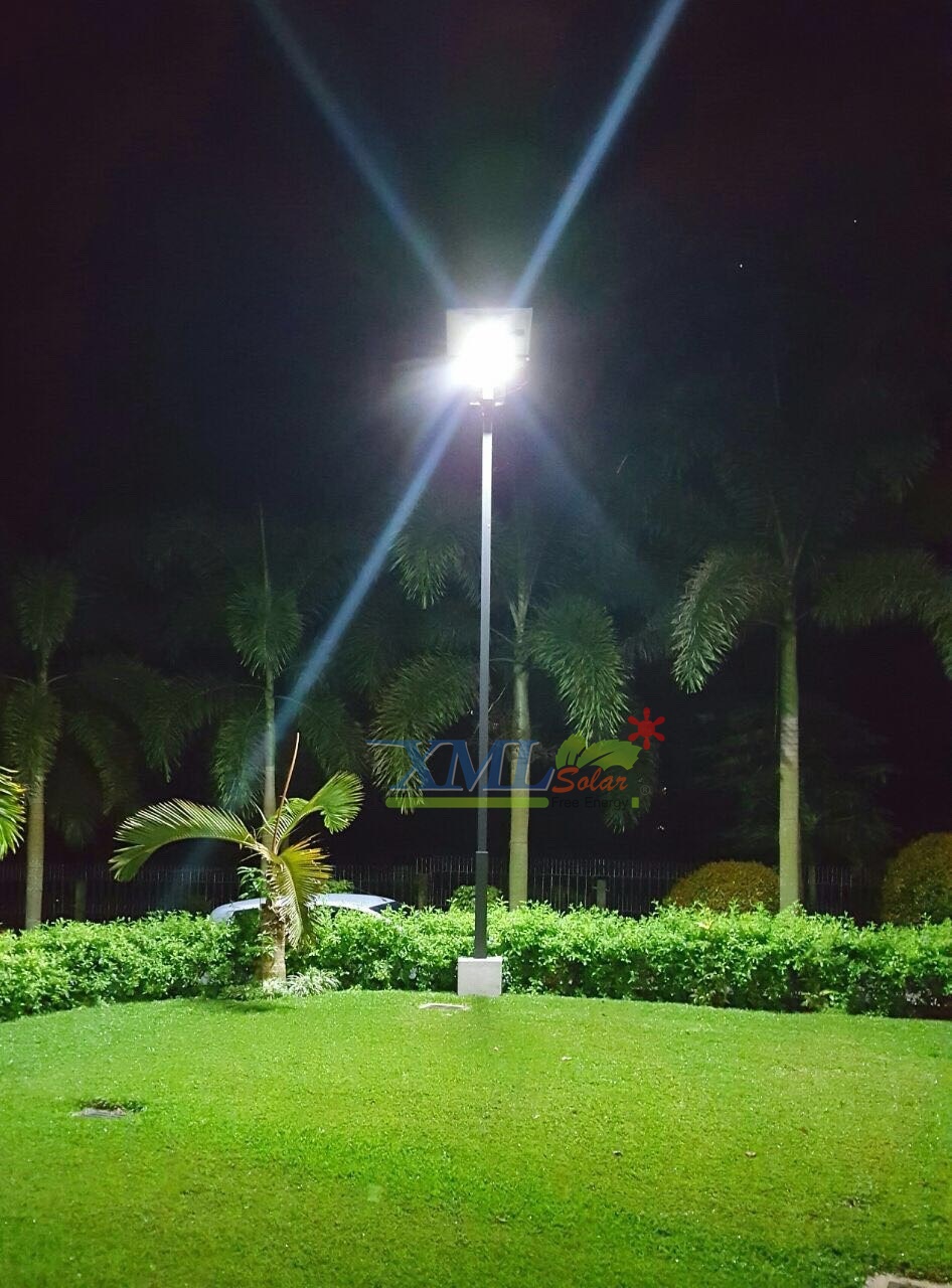 โคมไฟถนนอัจฉริยะ โซล่าเซลล์ 65 Watt Monocrystalline