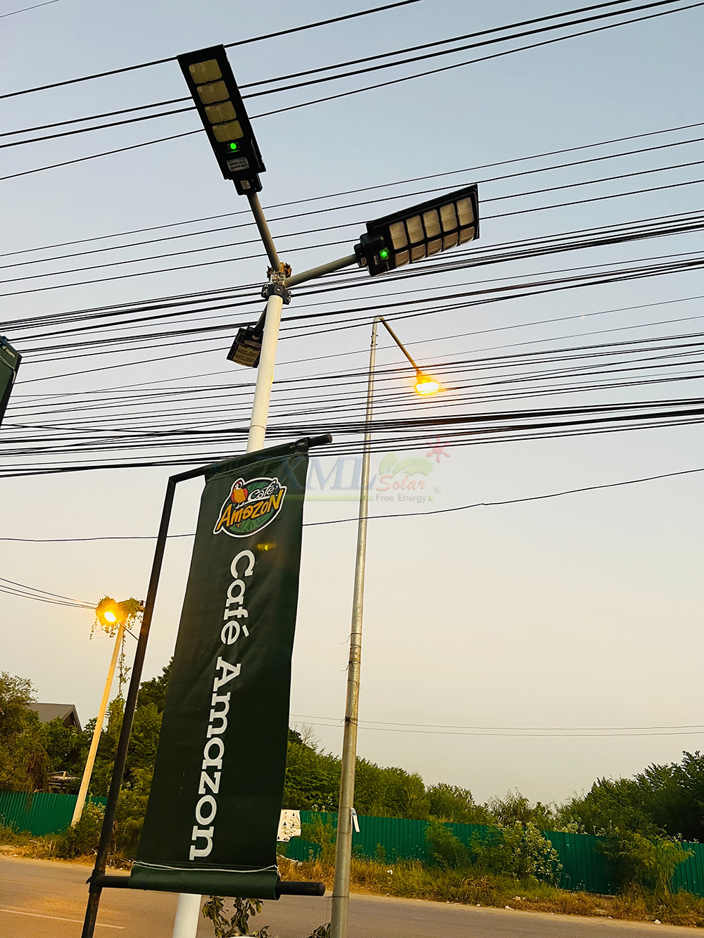 โคมไฟถนนโซล่าเซลล์ 500W รุ่น MD-SLT27-500W (แสง : ขาว)(ระบบสว่างค้าง)