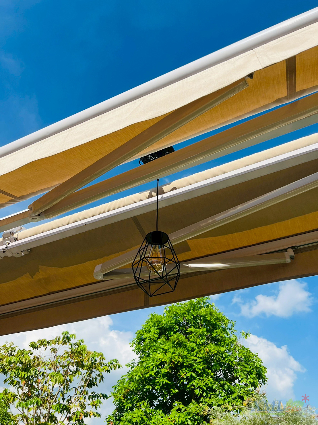 โคมไฟโซล่าเซลล์ ติดเพดาน รุ่น YL008-5A (แสง : เหลืองวอมไวท์)