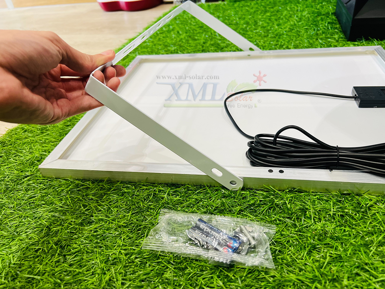 โคมไฟโซล่าเซลล์ ติดเพดาน ทรงวินเทจ 606 SMD LED (แสงขาว)