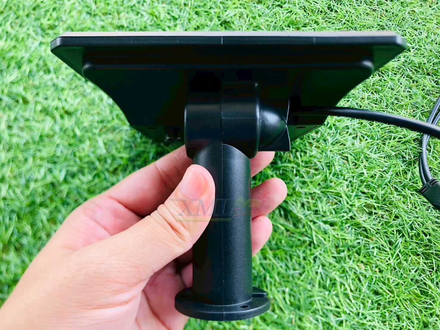 ไฟปักสนามโซล่าเซลล์ ทรงกลม รุ่น DC-0587N (เเสง : เหลืองวอมไวท์)