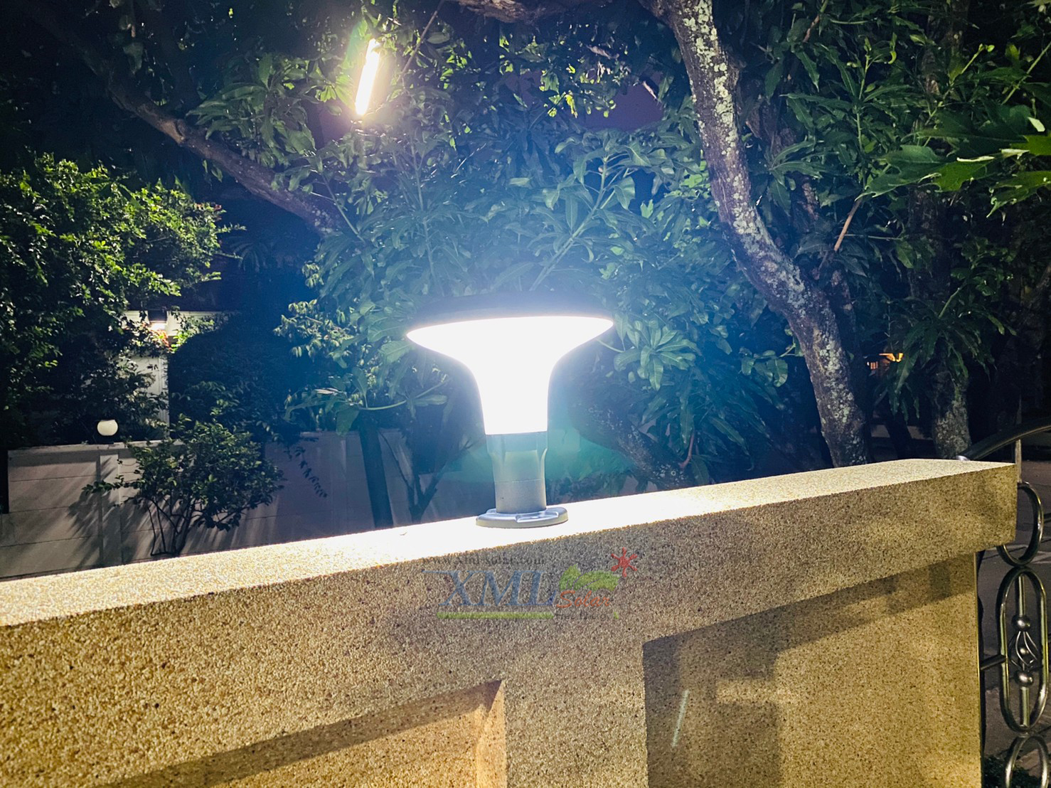 ไฟหัวเสาโซล่าเซลล์ ทรง Plaza 12 Super SMD LED (เเสง : ขาว)