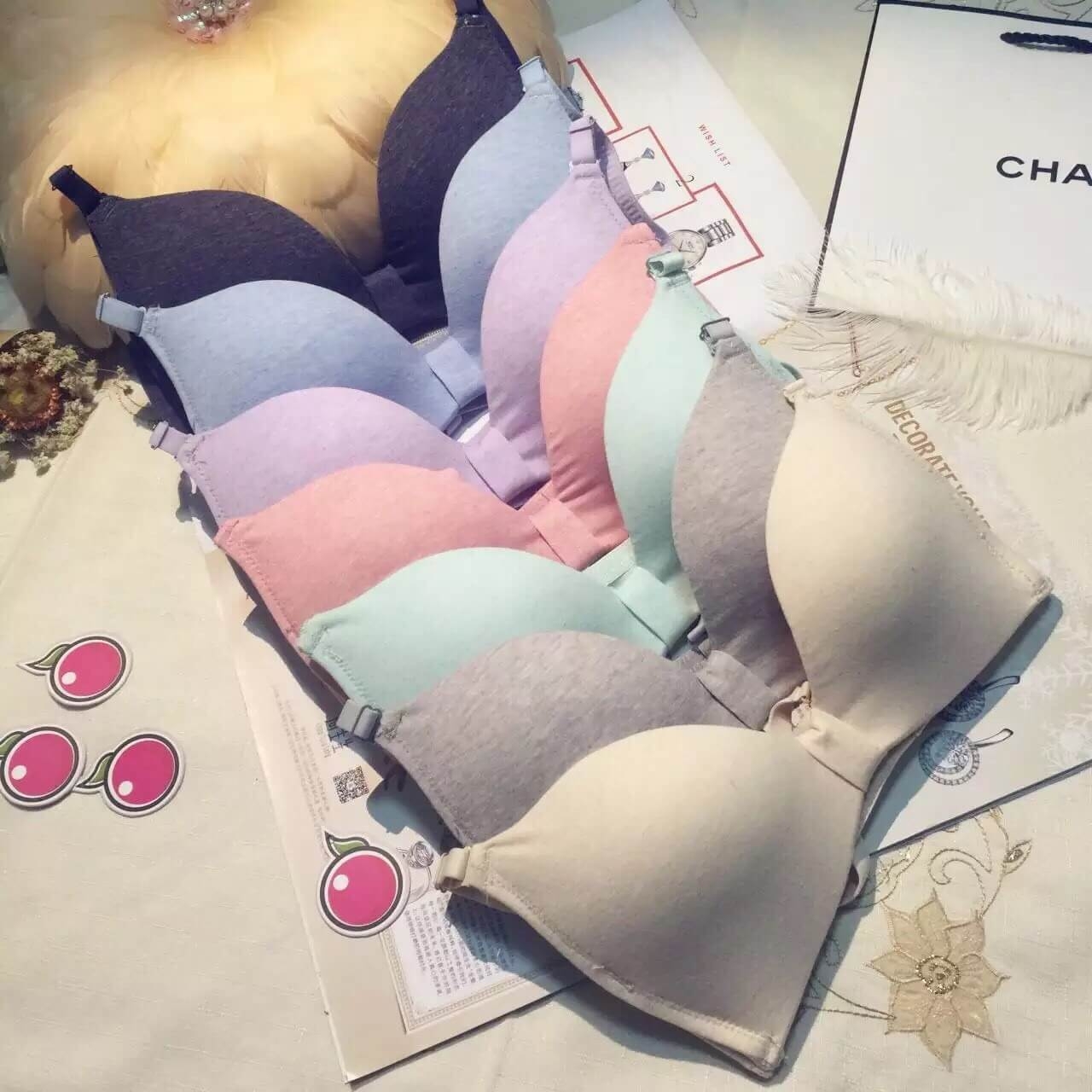 ชุดชั้นใน แคนดี้บรา บราไม่มีโครง ผ้าคอตตอน ใส่สบาย มี 7 สี ครีม เทา เขียว โอรส ม่วง ฟ้า กรม size 32 34 36 ราคาส่ง 3 ชุด (คละแบบได้) ชุดละ 200 บาท