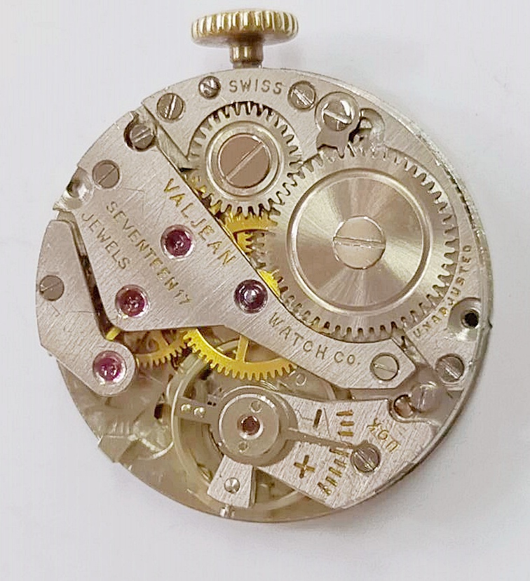 นาฬิกาเก่า NEVETS ไขลานสองเข็มครึ่ง (นาฬิกาผู้หญิง)