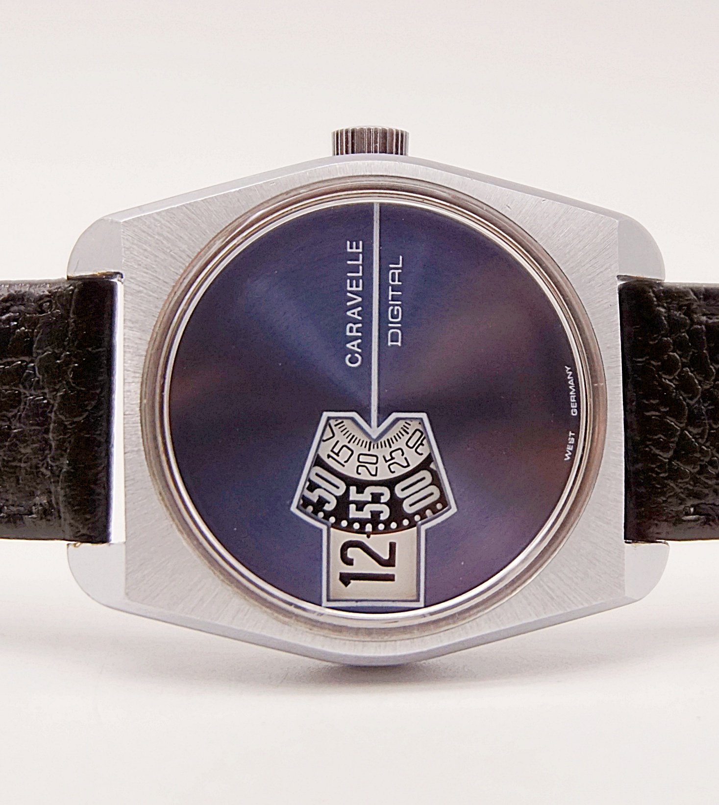 นาฬิกาเก่า CARAVELLE ไขลาน (Jump Hour)