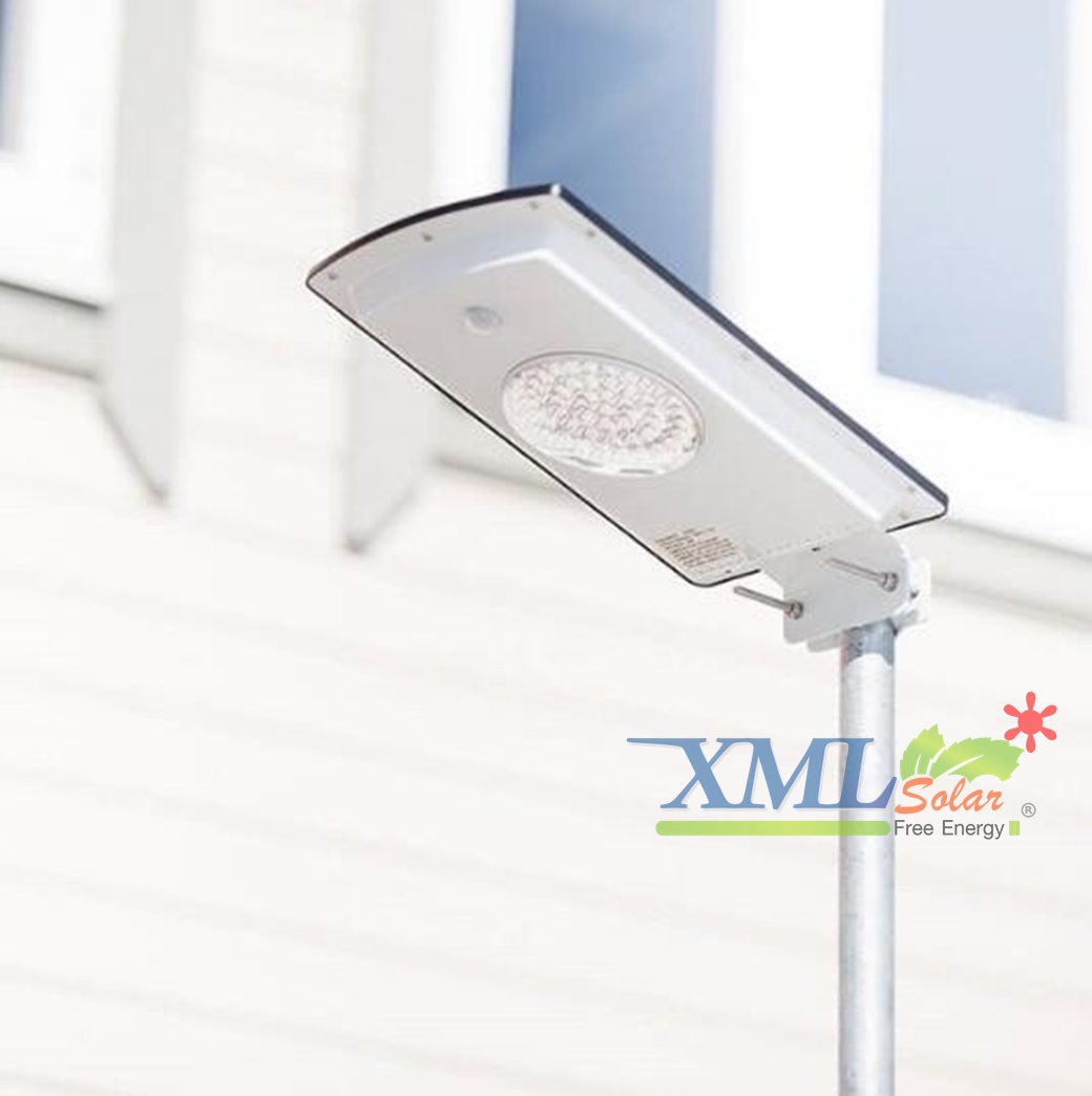 โคมไฟถนนโซล่าเซลล์ สีเทา 900 lumens +Motion sensor (แสง ขาว )
