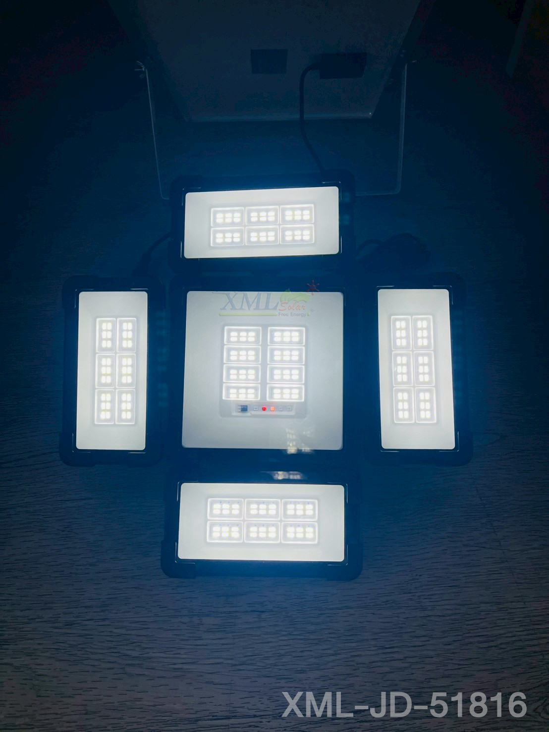 โคมไฟผนังโซล่าเซลล์ 192 LED / 324 LED รุ่น JD JINDIAN (แสง : ขาว)