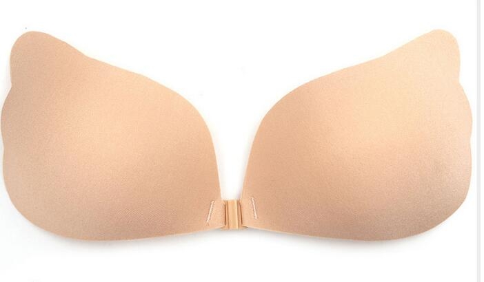 บราไร้สายทรงปีกนางฟ้าช่วยดันหน้าอกขึ้นและชิด กาวดีติดทน ใช้ได้นานหลายครั้ง ไม่ระคายเคืองต่อผิว มี 2 สี ดำ เนื้อ A B C ราคาคู่ละ 290 บาท