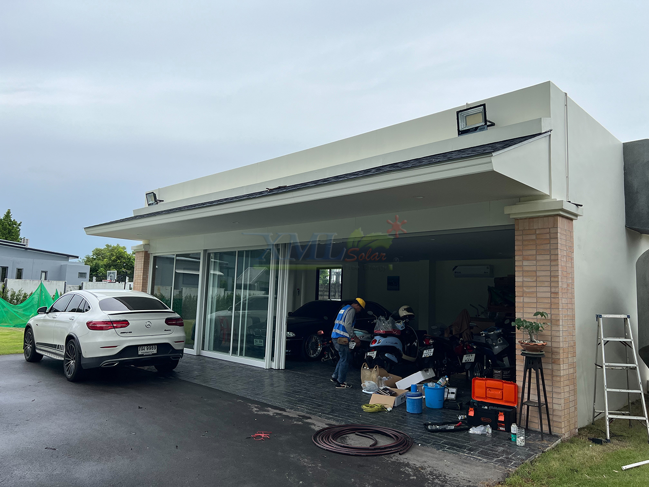 ไฟสปอตไลท์โซล่าเซลล์ 1000 Watt กล่องสีน้ำตาล (เปิดได้ 3 แสง)