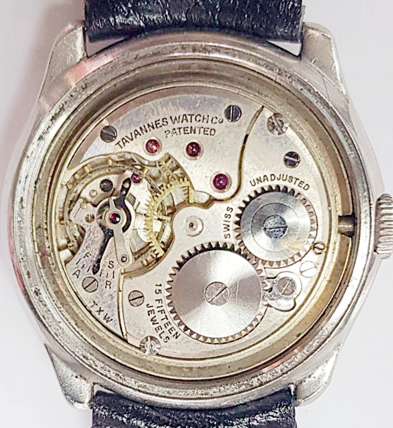 นาฬิกาเก่า TAVANNES ไขลานสองเข็มครึ่ง