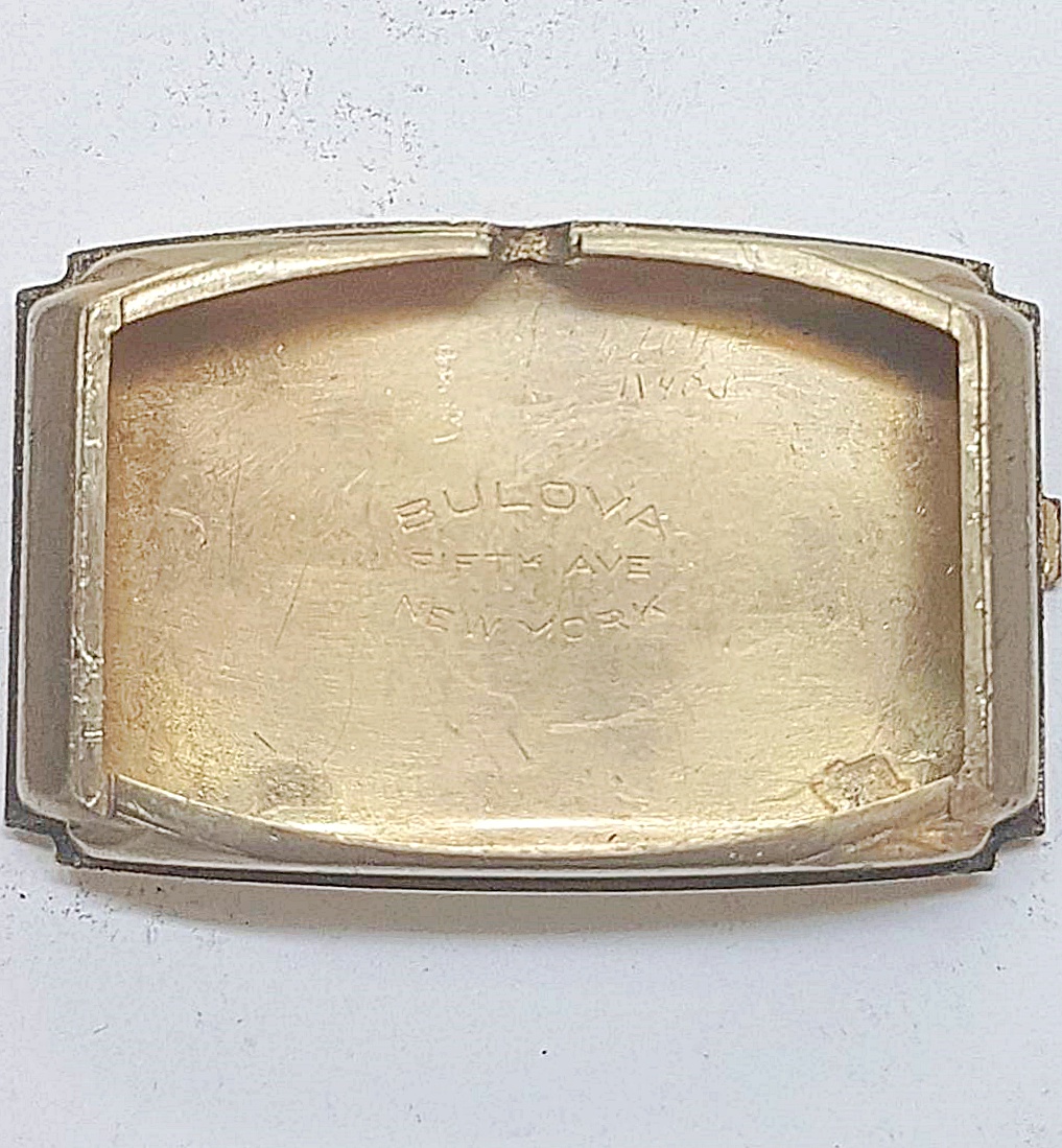นาฬิกาเก่า BULOVA ไขลานสองเข็มครึ่ง พร้อมกล่อง