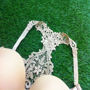 บราสายไขว้หลังลูกไม้ เป็นงานไร้ตะเข็บ ด้านหลังเป็นสายลูกไม้ size 32 34 36 ราคาส่ง 3 ชิ้น คละแบบได้ราคาส่ง 350 บาท