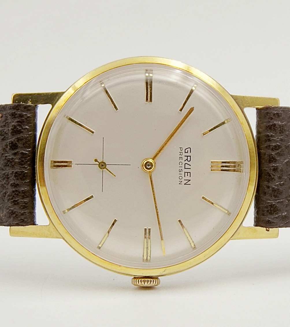 นาฬิกาเก่า GRUEN ไขลานสองเข็มครึ่ง