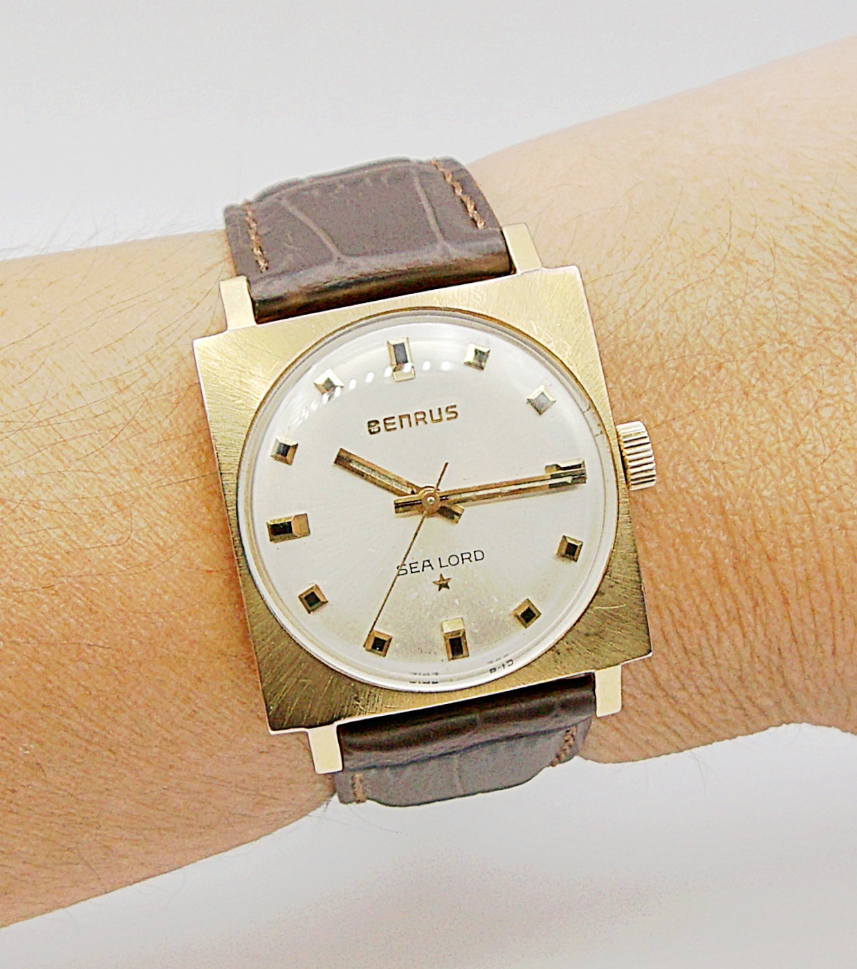 นาฬิกาเก่า BENRUS ไขลาน