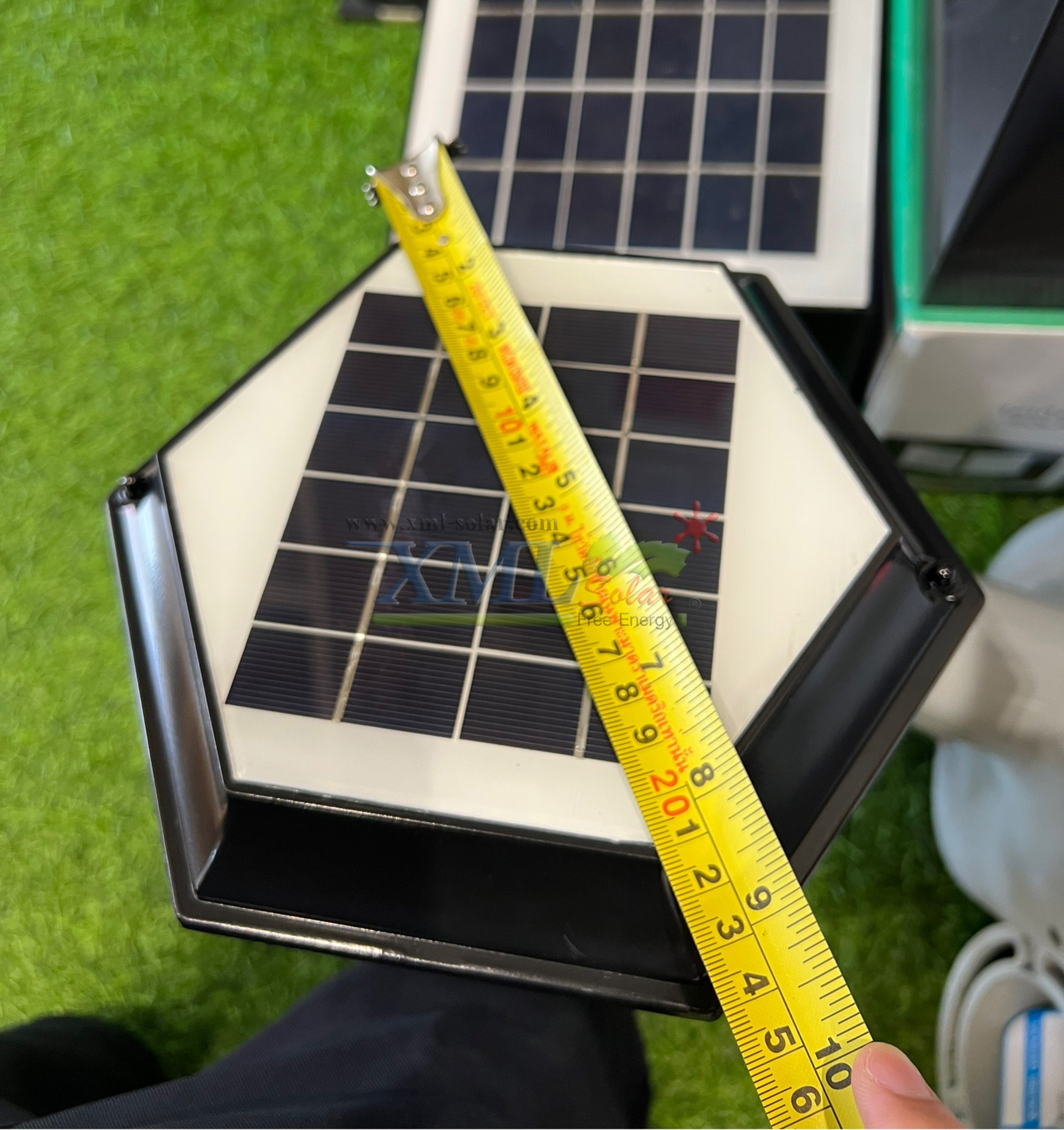 โคมไฟกิ่งโซล่าเซลล์ ทรง 6 เหลี่ยม โรมันสีดำ (ไซส์จัมโบ้) (เเสง : ขาว + เหลืองวอมไวท์)