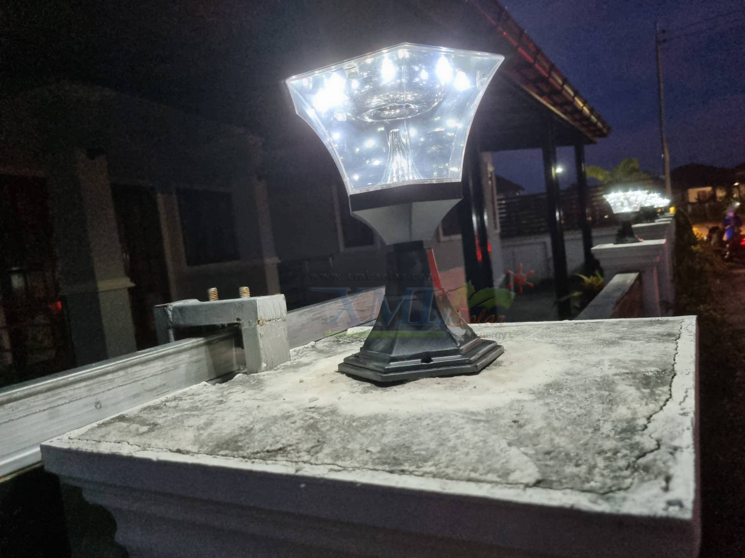 โคมไฟหัวเสา ทรงหกเหลี่ยม 8 Super SMD LED (เเสง : ขาว)