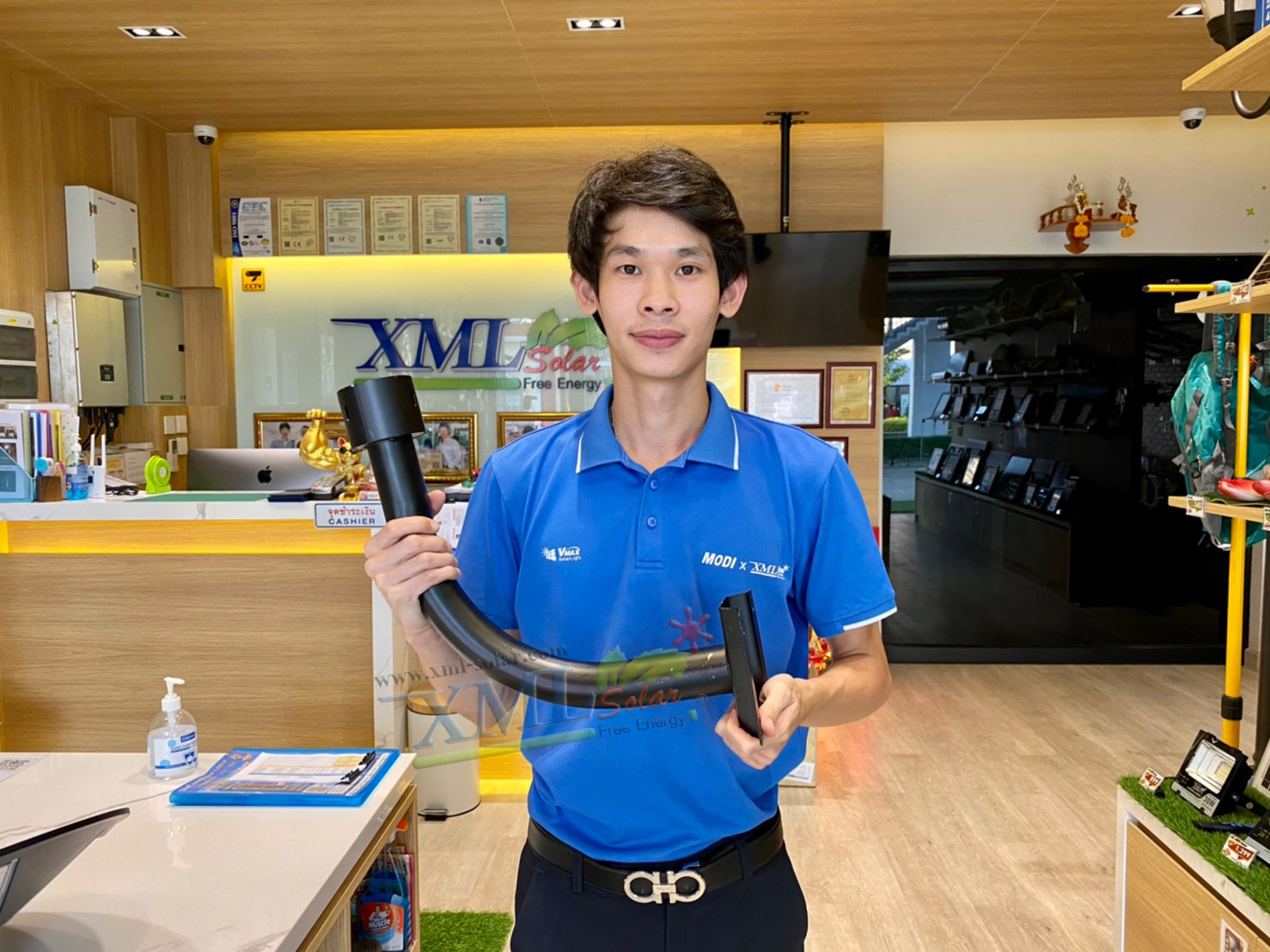 ขายึดโคมไฟ UFO ปลาย 3 นิ้ว แบบโค้ง (มีรอยขูดขีด)