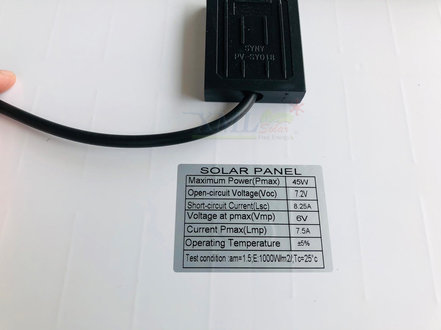 โคมไฟถนนโซล่าเซลล์ รุ่น Ultra แผงแยก 500 W. (แสง : ขาว)