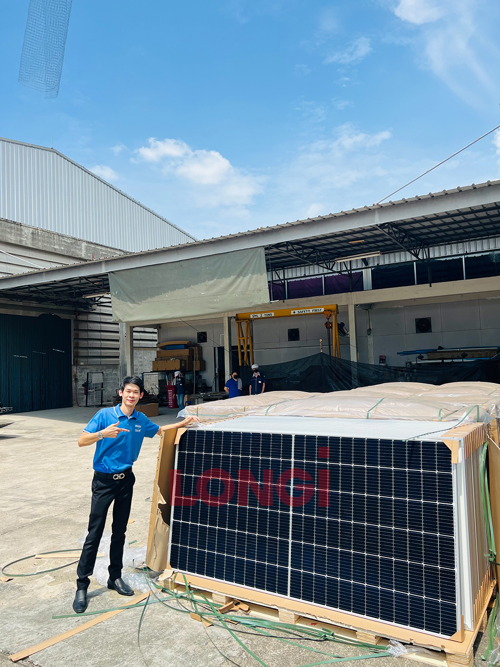 ระบบโซล่าเซลล์ติดหลังคา Enphase Solar Rooftop ขนาด 100.40 KW (ON-GRID) 3 Phase พร้อมติดตั้ง