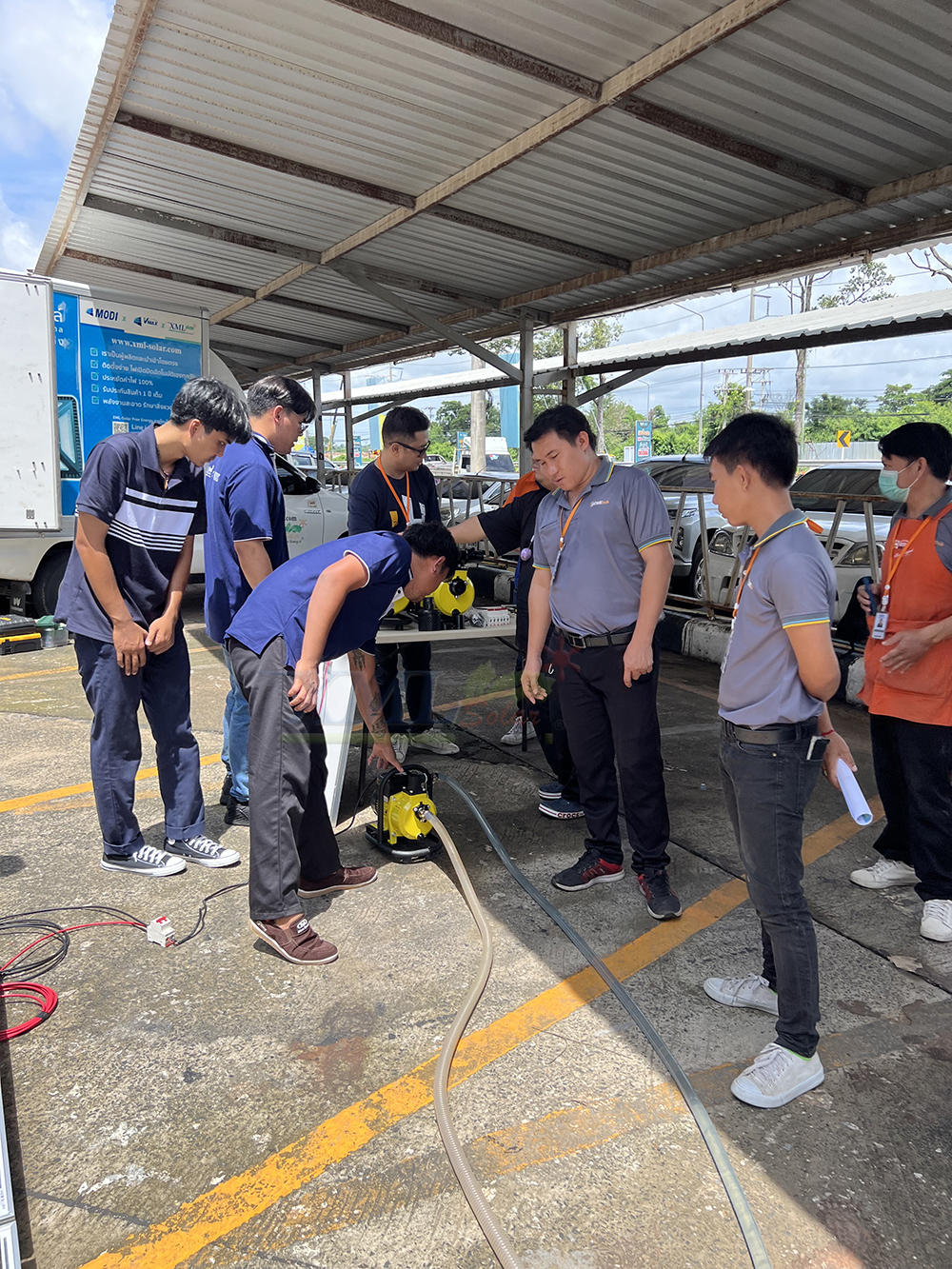 เครื่องสูบน้ำโซล่าเซลล์ (โข่งใหญ่) 400W / 48V. + เเผงโซล่าเซลล์ 580w