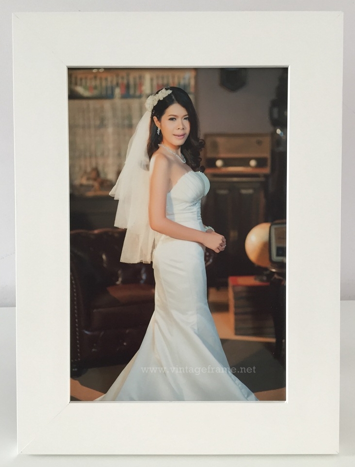 กรอบรูปโมเดิร์น ขนาด 8x12 นิ้ว รวมอัดเคลือบภาพ