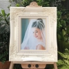 กรอบหลุยส์ไม้เทียม 8x10 นิ้ว สีขาว พร้อมอัดภาพเคลือบภาพ