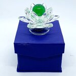 ลูกแก้วคริสตัลเขียวมณี 30mm พร้อมฐานแก้วดอกบัวหมุนได้เกรดA