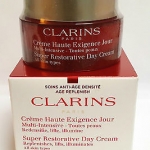 PRE-ORDER: CLARINS Super Restorative Day Cream